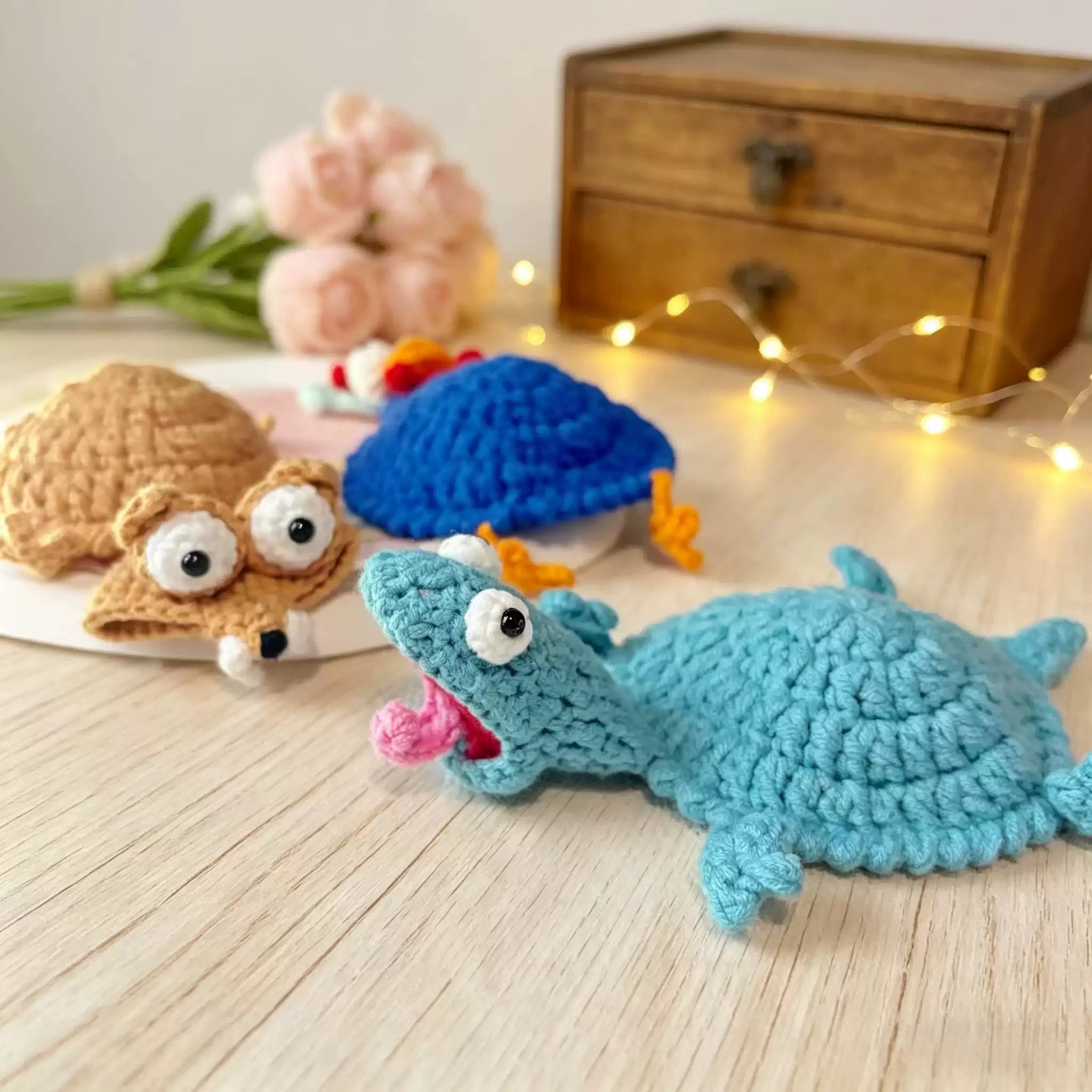 Handmade Crochet Animal Cup Mat Gift Set – Cute Shark & Mouse Coasters