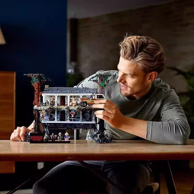 Ensemble de blocs de construction inspiré de Stranger Things La maison à l'envers, modèle d'exposition de 2529 pièces avec figurines et véhicule