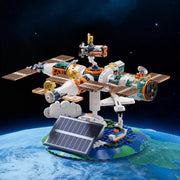 Dawn Solar Space Station Building Set – 782-Piece Orbital Exploration Model